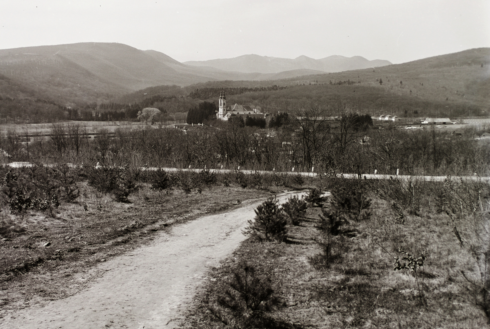 Slovakia, Jasov, látkép az apátság felé., 1939, Schermann Ákos, Schermann Szilárd, church, Baroque-style, Catholic Church, monastery, rococo architecture, Premonstratensians, Franz Anton Pilgram-design, Fortepan #95623