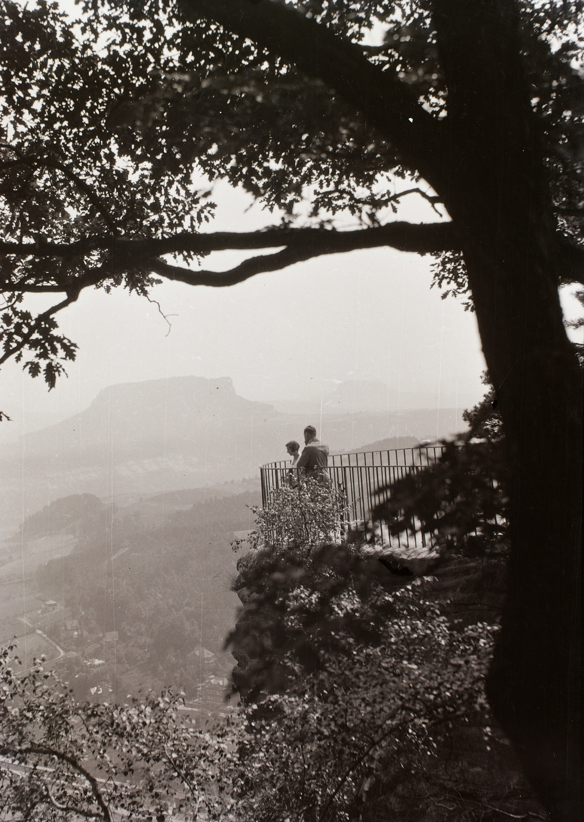 Germany, Rathen, (Szász-Svájc). Kilátás a Bastei-ről., 1927, Schermann Ákos, Sztehlo Borbála, lookout, Fortepan #95675