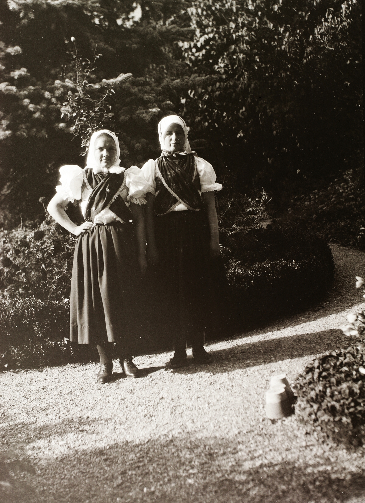 1927, Schermann Ákos, Sztehlo Borbála, folk costume, Fortepan #95676