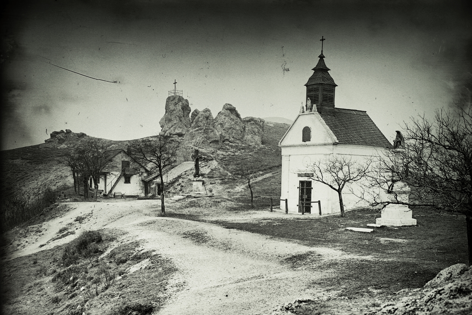 Hungary, Budaörs, Kőhegyi kápolna., 1929, Schermann Ákos, Schermann Szilárd, chapel, crucifix, Fortepan #95700