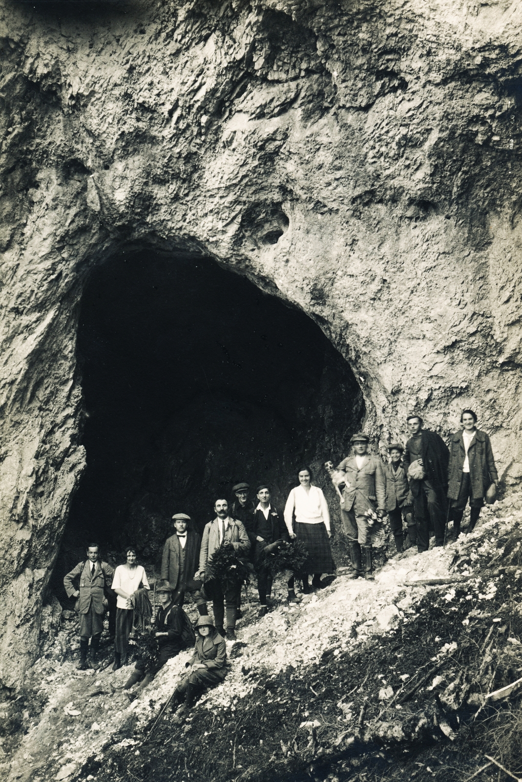 1918, Schermann Ákos, cave, Fortepan #95918
