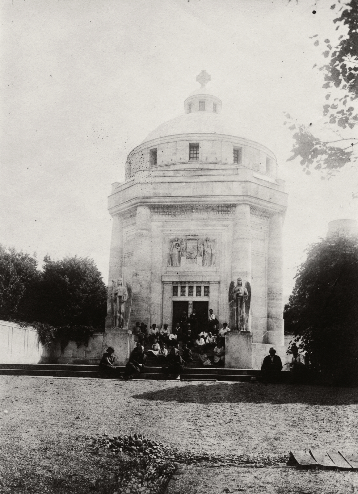Slovakia, Krásnohorské Podhradie, Andrássy Franciska és Dénes mauzóleuma., 1933, Schermann Ákos, Czechoslovakia, sculpture, angel, mausoleum, Richard Berndl-design, Fortepan #95968
