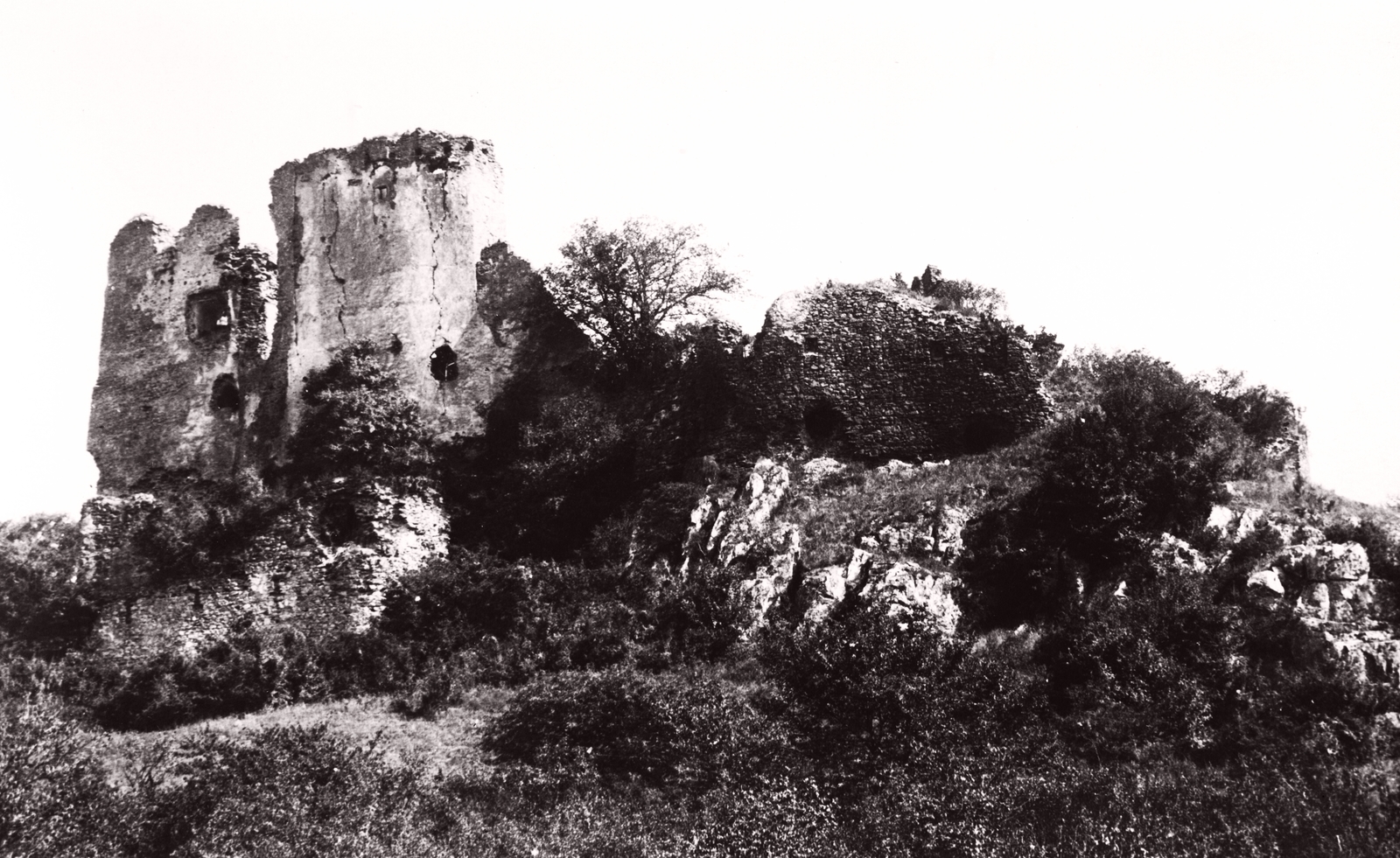 Slovakia, Sedliská, Csicsvaalja (egykor önálló) településrész, Csicsva vára., 1932, Schermann Ákos, Czechoslovakia, ruins, castle ruins, castle, Fortepan #95994