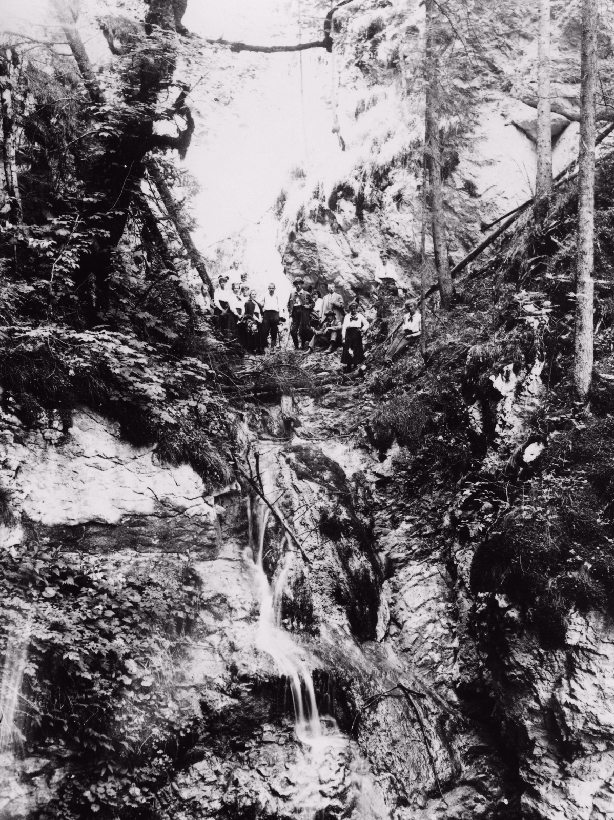 Slovakia, Slovak Paradise National Park, a Kis-vízesés (Malý vodopád) a Kis-Savanyú (Malý Kyseľ) szurdokban, 1928, Schermann Ákos, Fortepan #96063