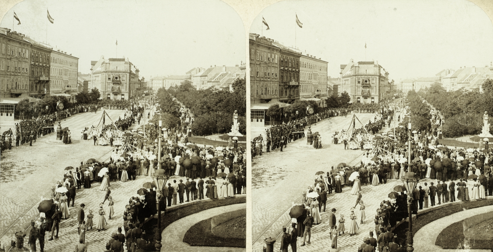 Slovakia, Bratislava, Sétatér (később Hviezdoslavovo námestie)., 1900, Schermann Ákos, flag, watch, hotel, lamp post, stereophoto, Ignác Feigler Jr.-design, Fortepan #96097