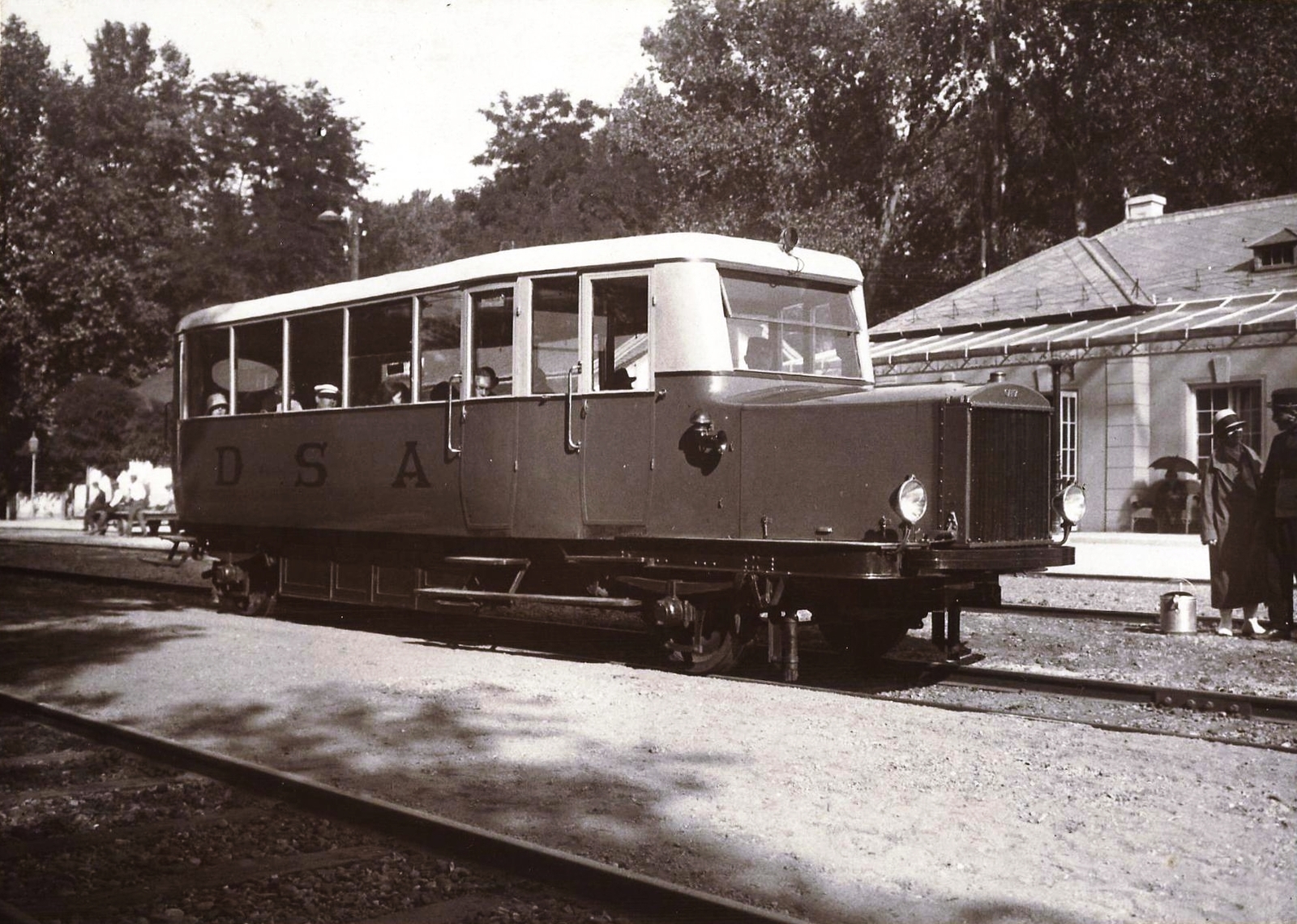 Hungary, Balatonszemes, vasútállomás., 1926, Buzinkay Géza, railway, Hungarian brand, train station, Ganz-brand, railbus, Fortepan #96163