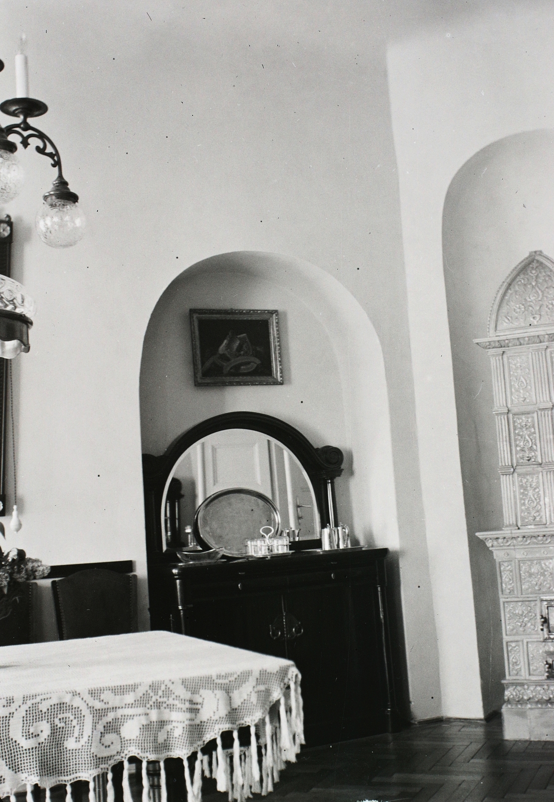 Hungary, Budapest I., Úri utca 19., Neÿ Ákos MÁV-igazgató lakása., 1935, Buzinkay Géza, tile stove, furniture, mirror, wall picture, Budapest, Fortepan #96195
