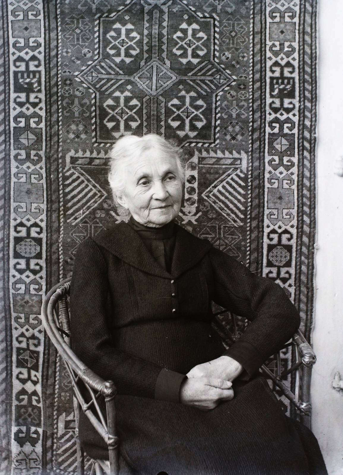 1900, Buzinkay Géza, portrait, carpet, old person, black dress, Fortepan #96210