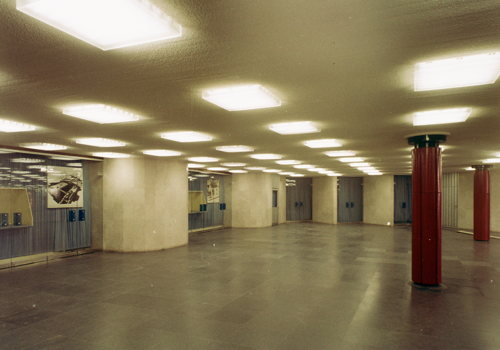 Hungary, Budapest V., Deák Ferenc tér, aluljáró., 1975, Kádas Tibor, colorful, underpass, pillar, Budapest, picture in picture, subway, blueprints, Fortepan #9631