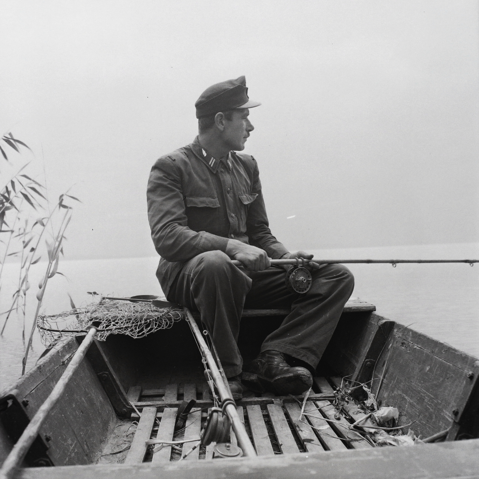Hungary,Lake Balaton, Örvényes, 1955, Kotnyek Antal, uniform, fishing, boat, railroader, landing net, fishing rod, photo aspect ratio: square, Fortepan #96344