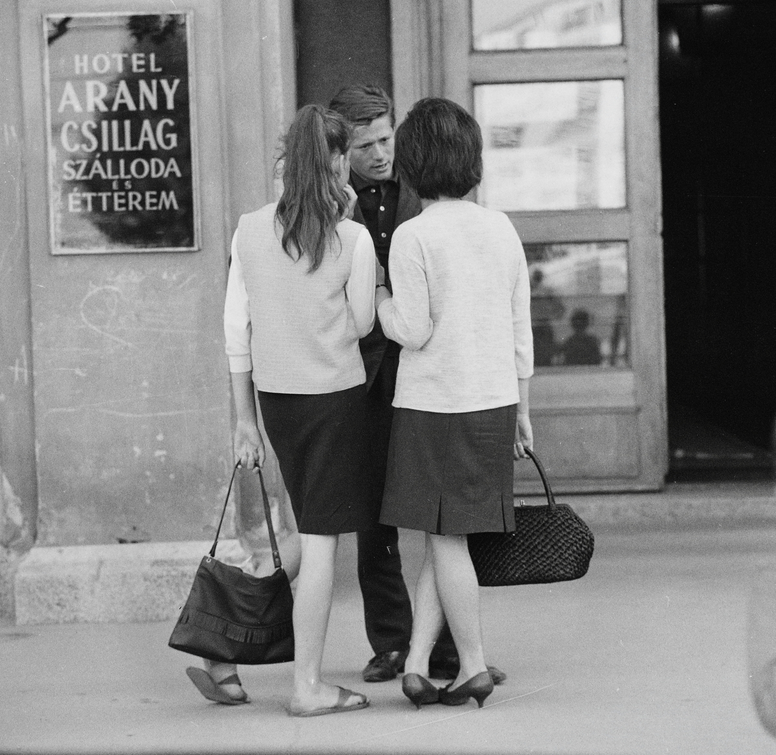 Magyarország, Dunaújváros, Vasmű út, Arany csillag szálloda és étterem., 1962, Kotnyek Antal, Fortepan #96388