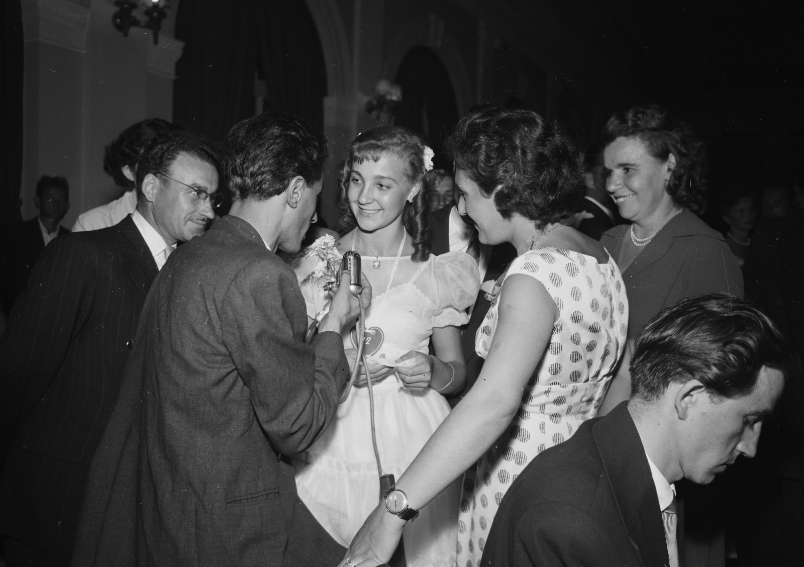 1958, Kotnyek Antal, wrist watch, lady, smile, talks, reporter, Fortepan #96418