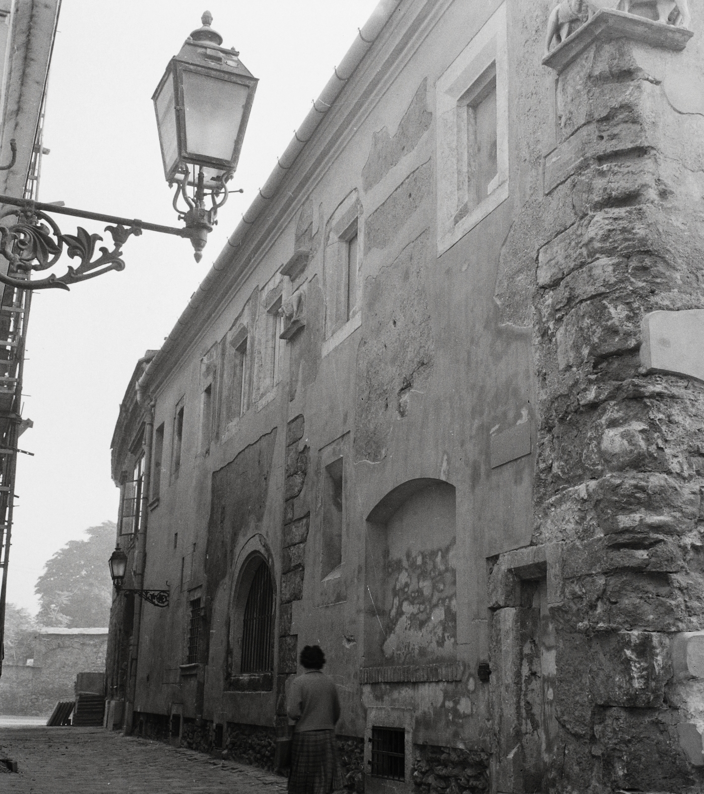 Hungary, Budapest I., Anna utca az Úri utcából nézve., 1963, Kotnyek Antal, architectural heritage, street view, gas lamp, Budapest, Fortepan #96495