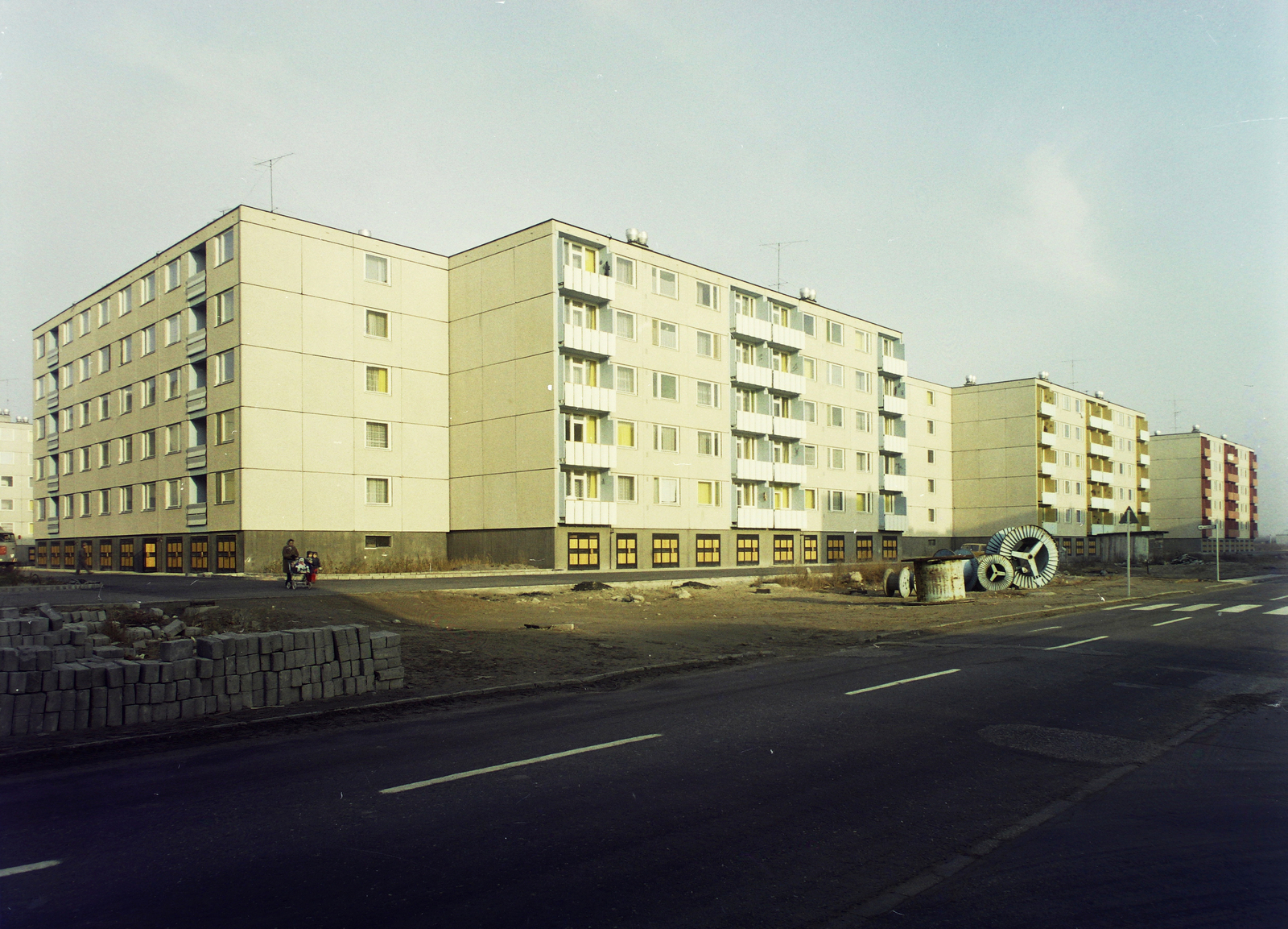 Hungary, Kecskemét, Széchenyiváros, Akadémia körút., 1976, Kádas Tibor, colorful, construction, blocks, concrete block of flats, Fortepan #9650