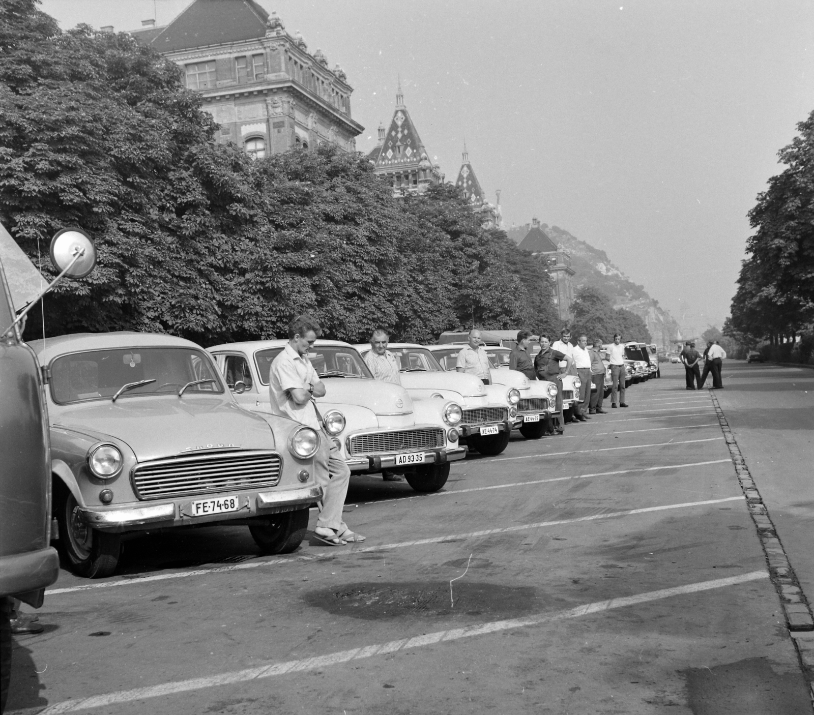 Magyarország, Budapest XI., Műegyetem rakpart a Szent Gellért tér felé nézve., 1970, UVATERV, Skoda Octavia, rendszám, Budapest, FSO Warszawa, Fortepan #96704