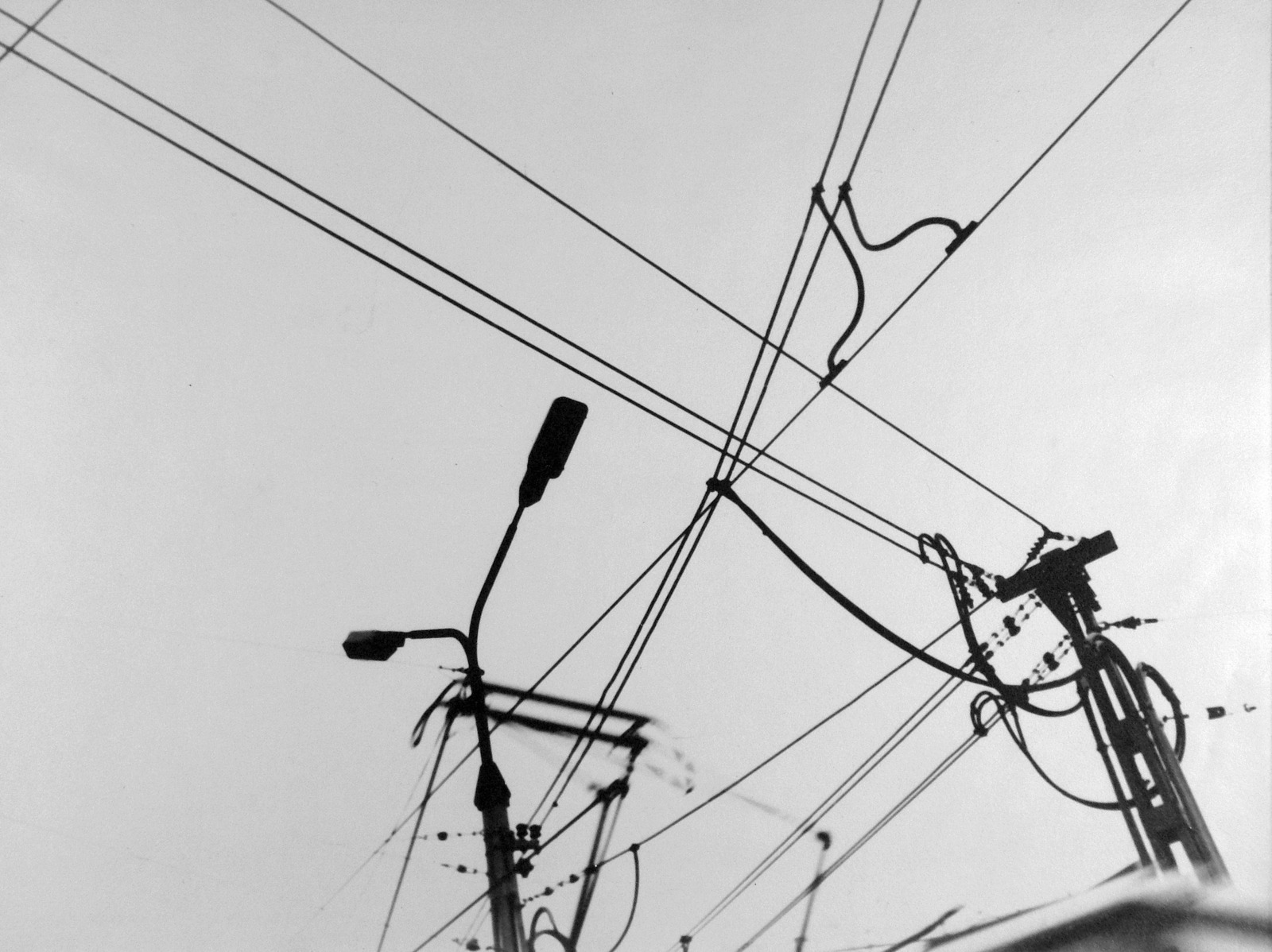 Hungary, 1987, Fortepan, light, candelabra, tram, pillar, pantograph, catenary wire, bottom view, Fortepan #9700