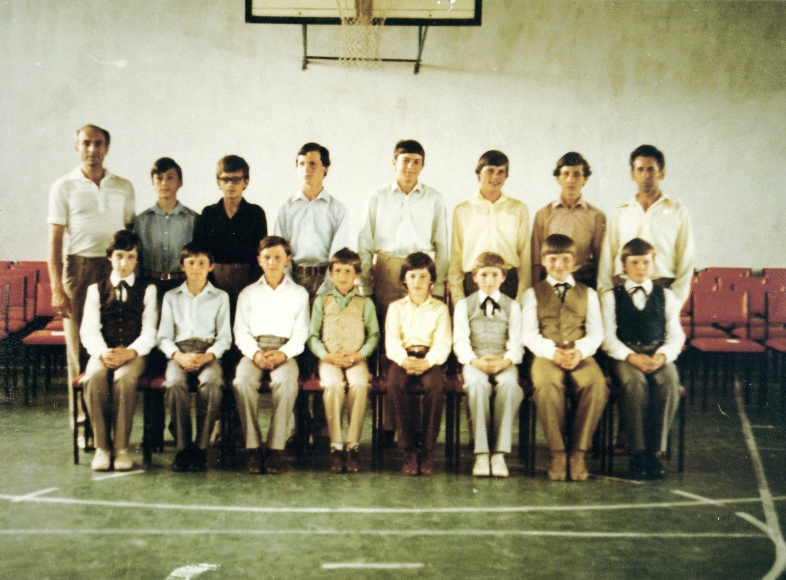 Hungary, 1981, Fortepan, school, colorful, class photo, tableau, teacher, gym, Fortepan #9721