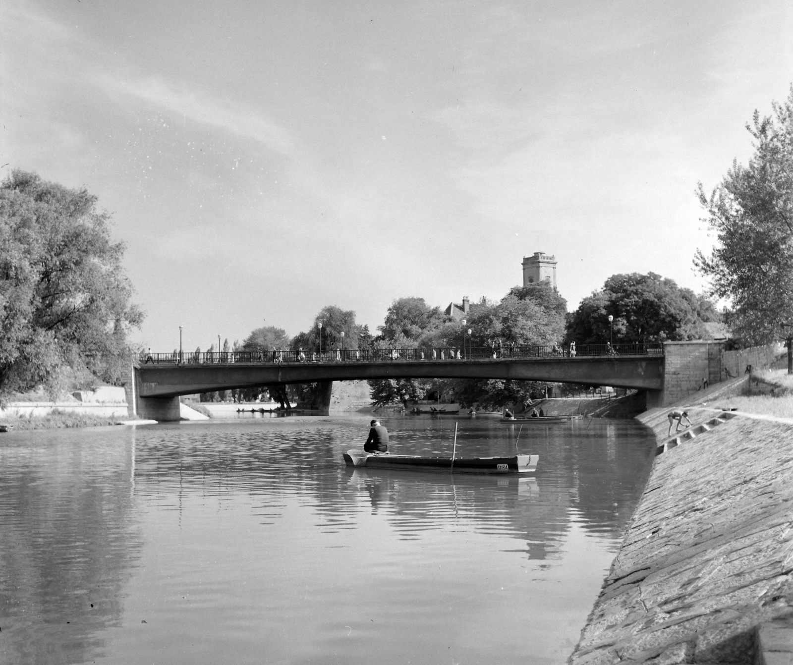 Hungary, Győr, Rába folyó a Kettős-híddal, háttérben a Püspökvár., 1967, UVATERV, Fortepan #97282