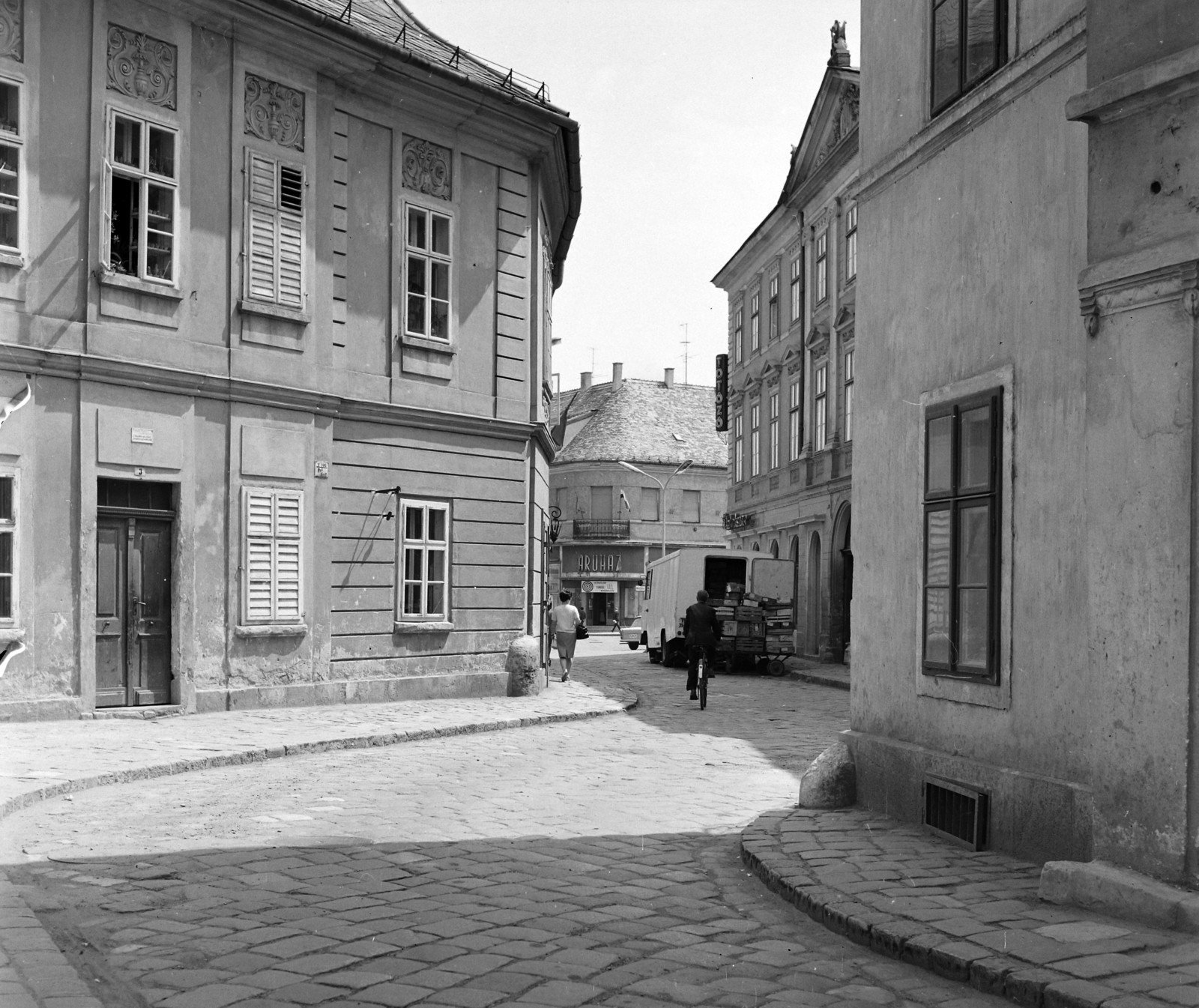 Hungary, Sopron, Hátsókapu, az utca végén a Várkerület (Lenin körút)., 1967, UVATERV, Fortepan #97302