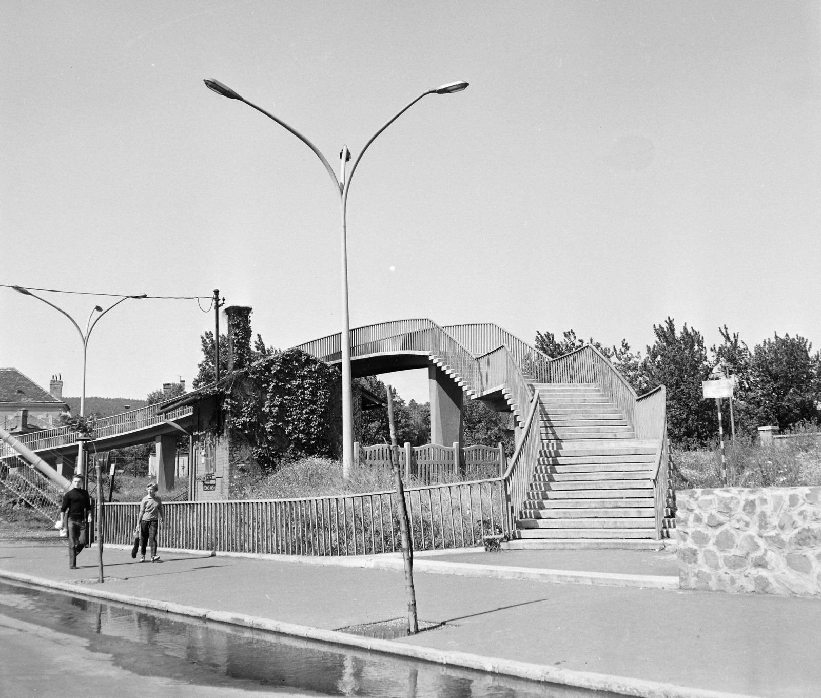 Hungary, Sopron, Batsányi utcai gyalogos felüljáró., 1968, UVATERV, overpass, Fortepan #97485