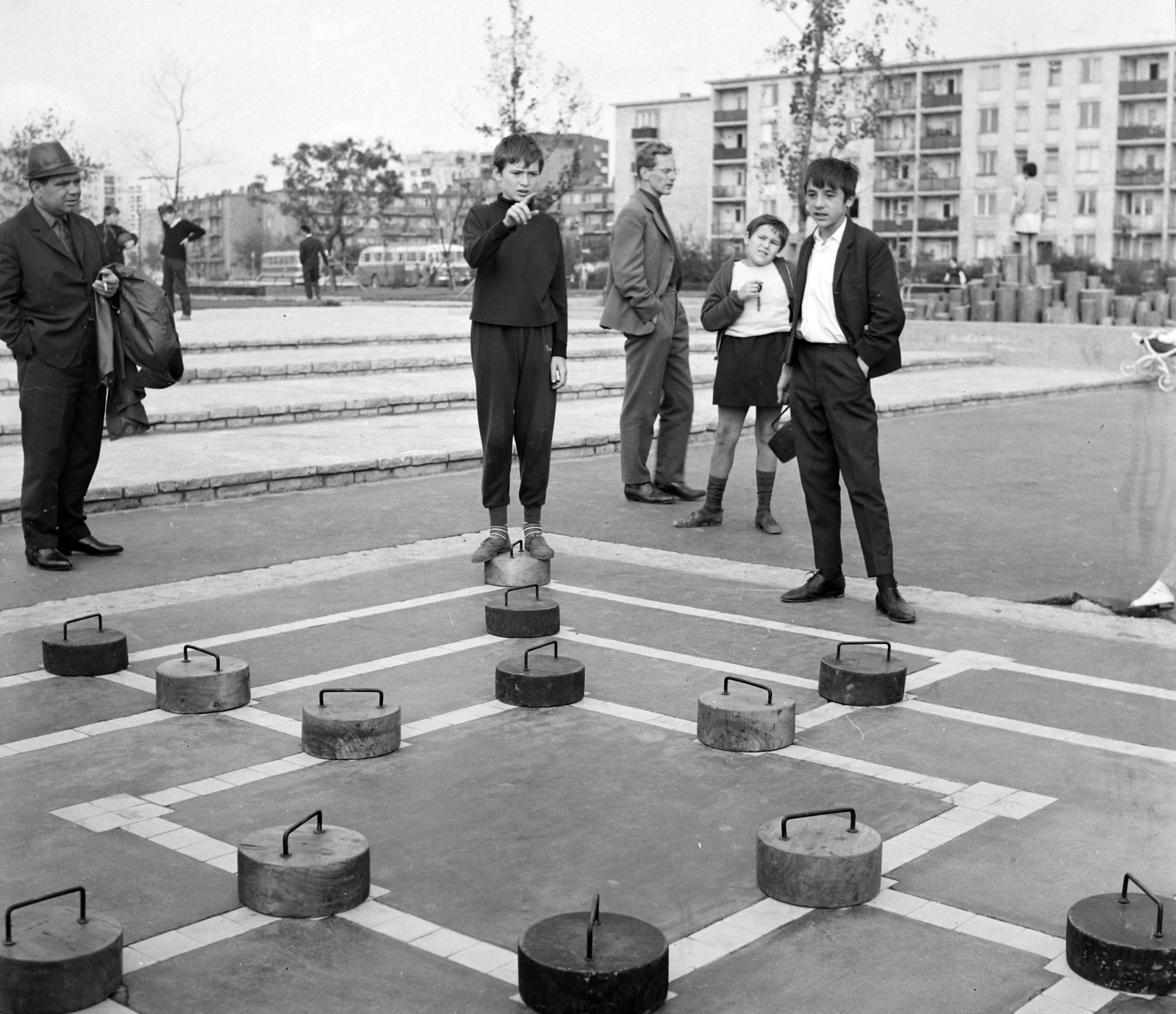Hungary, Budapest IX., József Attila lakótelep, Nagyjátszó a Dési Huber utca és a Csengettyű utca között., 1968, UVATERV, street furniture, blocks, toy, Budapest, Mill, Fortepan #97550