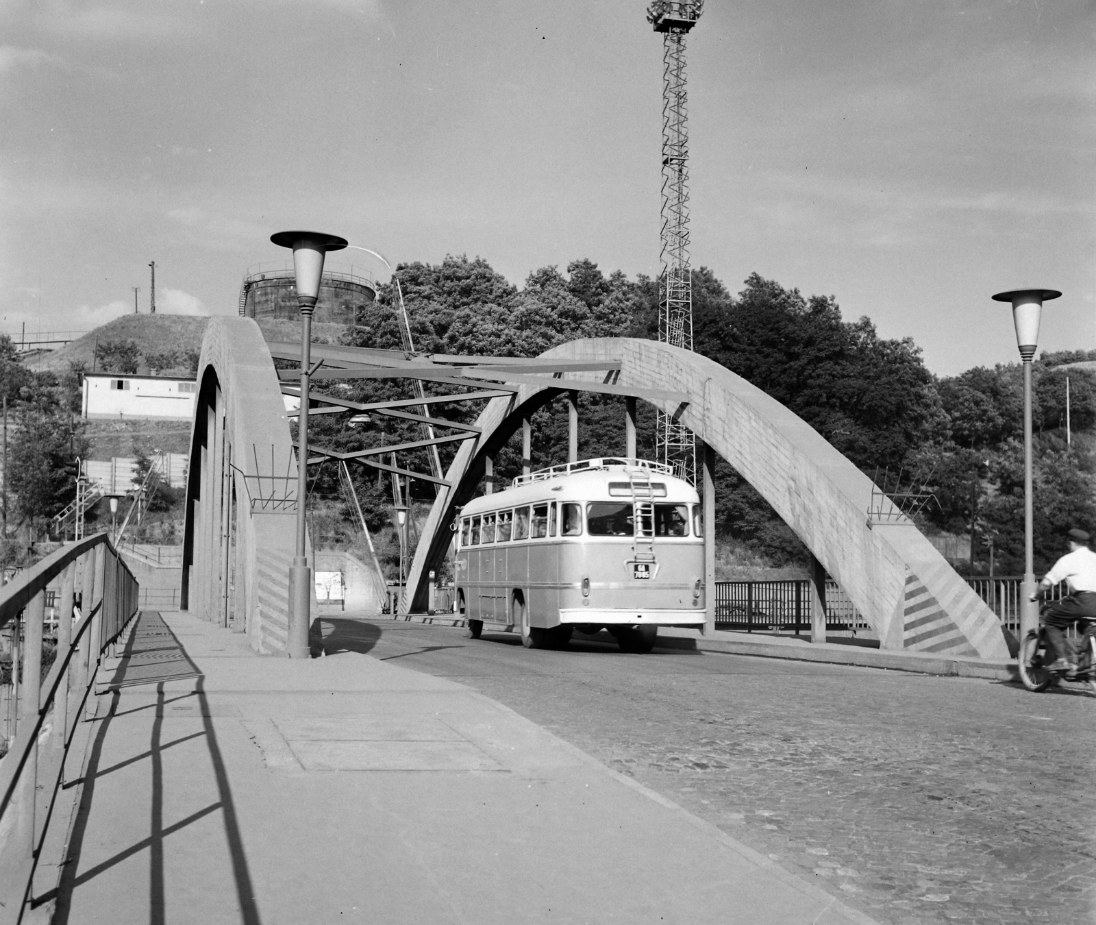 Hungary, Ózd, Gyár utca, vasúti felüljáró., 1968, UVATERV, bridge, bus, Ikarus-brand, Fortepan #97562