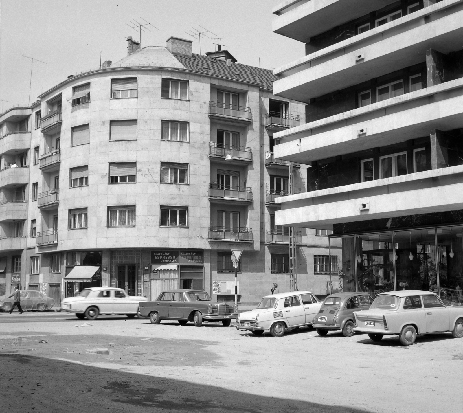Hungary, Budapest II., Fő utca - Csalogány utca sarok a Csalogány utcából nézve., 1971, UVATERV, Budapest, Fortepan #98053
