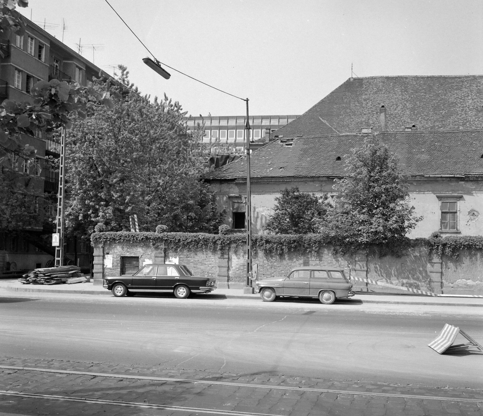Hungary, Budapest I., Bem rakpart, balra az Aranyhal utca., 1971, UVATERV, Fiat-brand, Budapest, Fortepan #98063