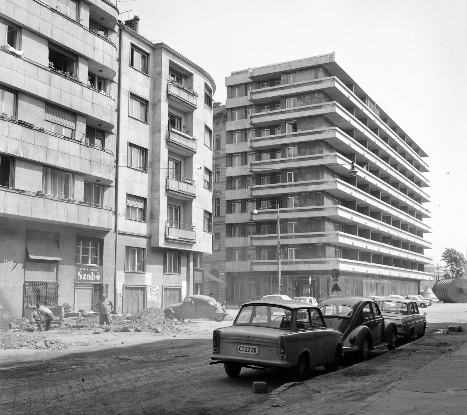 Magyarország, Budapest II., Csalogány utca, szemben a Fő utcai kereszteződés., 1971, UVATERV, Trabant 601, Velorex-márka, Budapest, Fortepan #98083