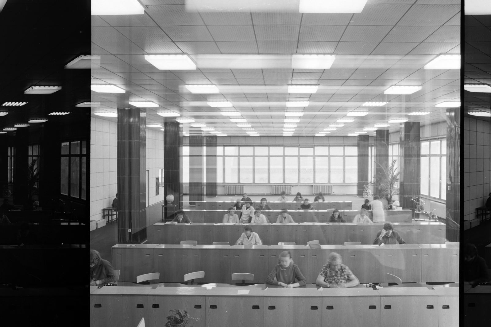 Hungary, Budapest VIII., József utca - Német (Bacsó Béla) utca sarok, a Budapesti Nemzetközi Távhívó Központ kapcsolóterme., 1972, UVATERV, Budapest, Fortepan #98191