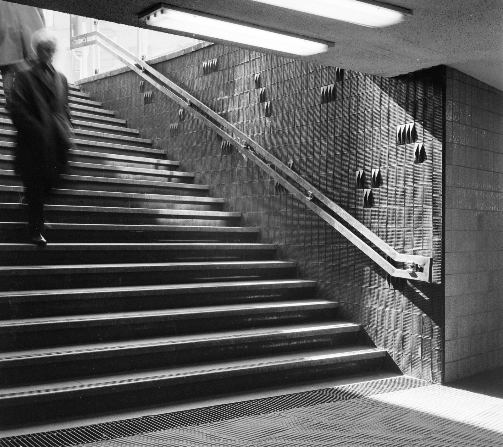 Hungary, Budapest VIII.,Budapest IX., Üllői út - Nagykörút kereszteződés, aluljáró., 1972, UVATERV, underpass, stairs, Budapest, Fortepan #98348