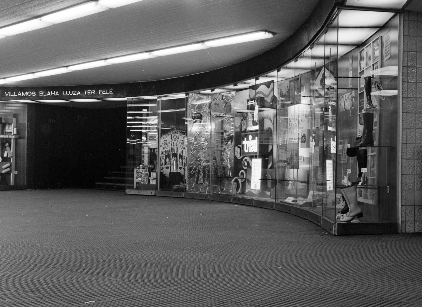 Hungary, Budapest VIII.,Budapest IX., Üllői út - Nagykörút kereszteződés, aluljáró., 1972, UVATERV, underpass, Budapest, Fortepan #98357