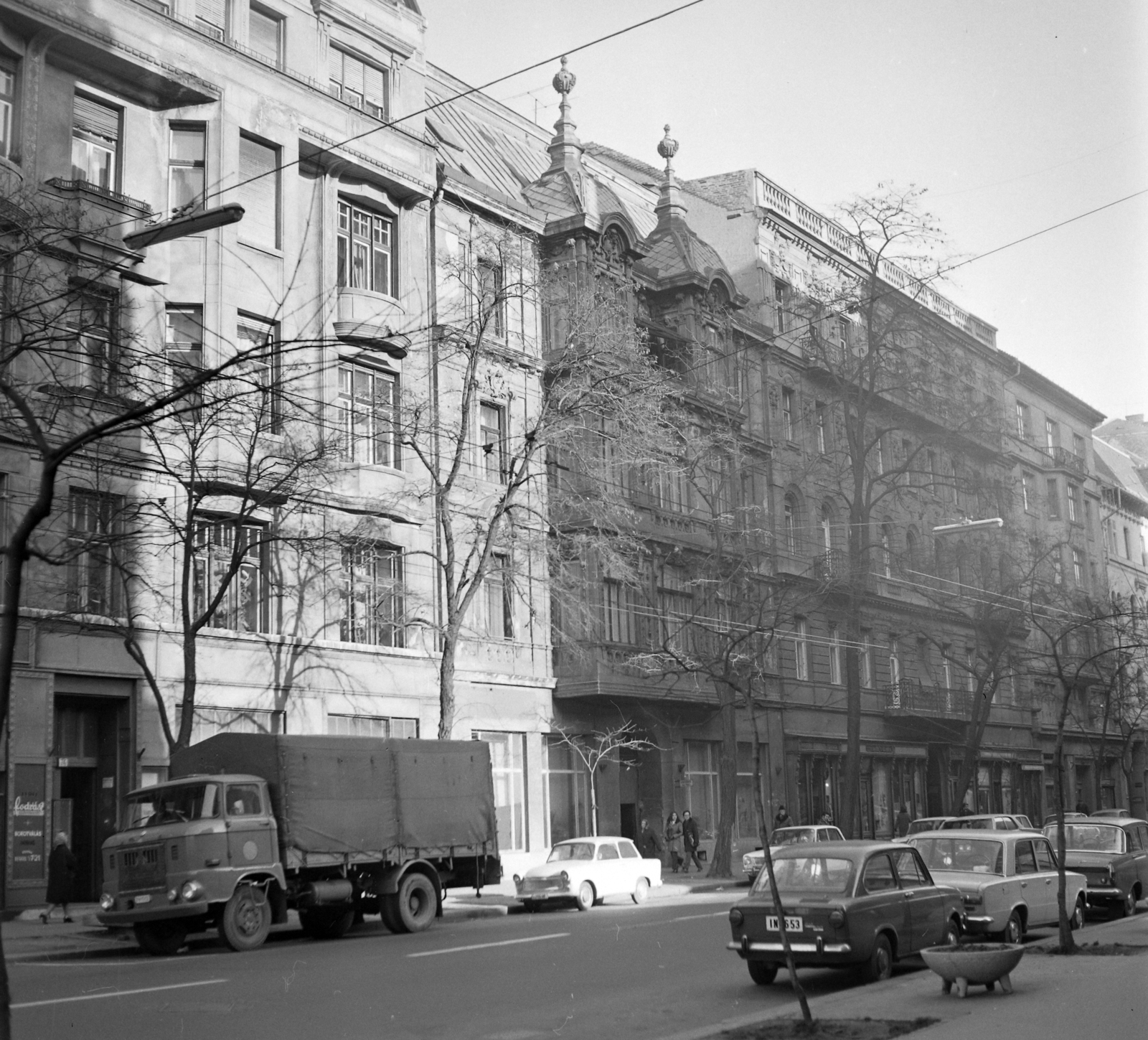 Magyarország, Budapest VIII., Baross utca, a túloldalon a Horváth Mihály tér - Szűz utca közötti házsor., 1972, UVATERV, Budapest, Fortepan #98396