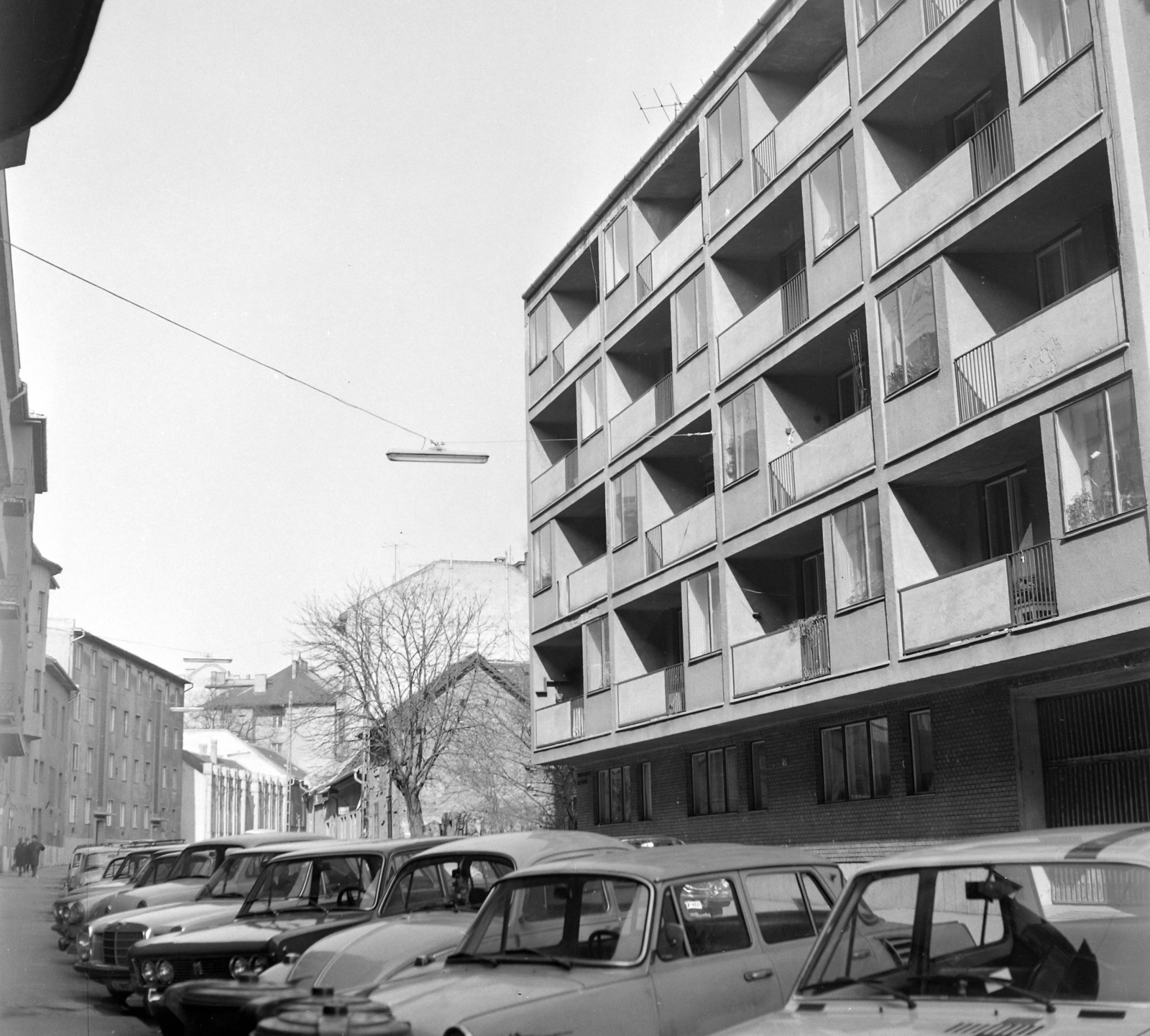 Hungary, Budapest XII., Városmajor utca a Csaba utca felé nézve, jobbra az 5. számú ház., 1973, UVATERV, Budapest, Fortepan #98464