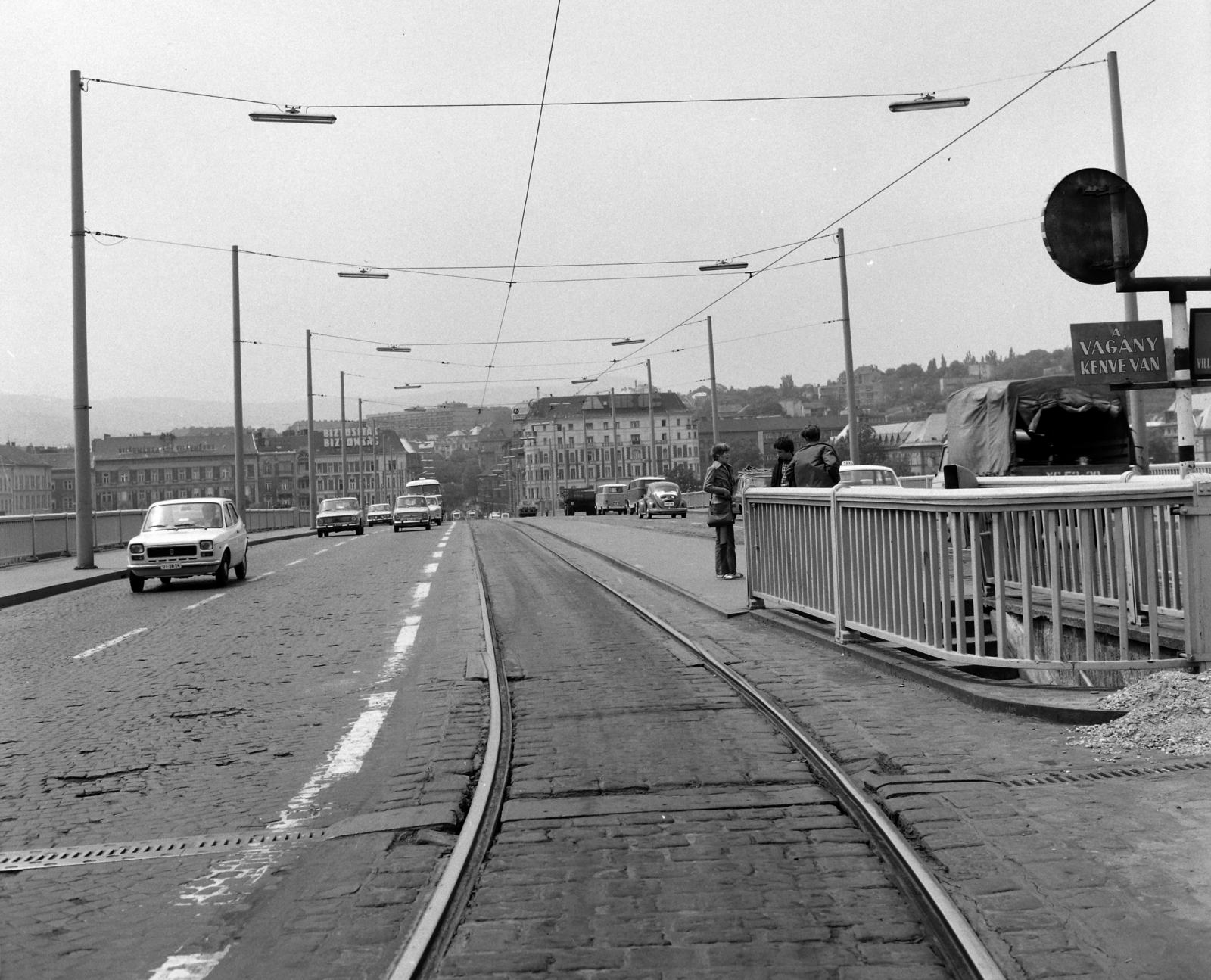 Hungary, Budapest, Margit híd a szigeti lejárótól a budai hídfő felé nézve., 1974, UVATERV, Fortepan #98620