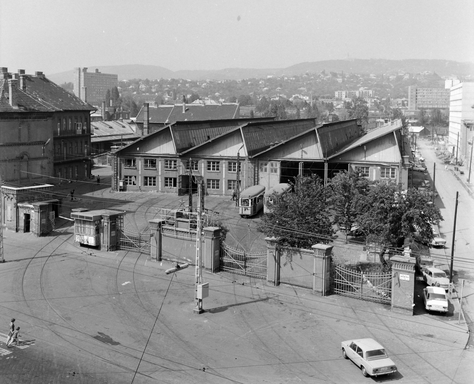 Hungary, Budapest XI., Bartók Béla út 135., Füzesi Árpád Főműhely., 1974, UVATERV, tram, automobile, Trailer car, Budapest, carbarn, Fortepan #98673