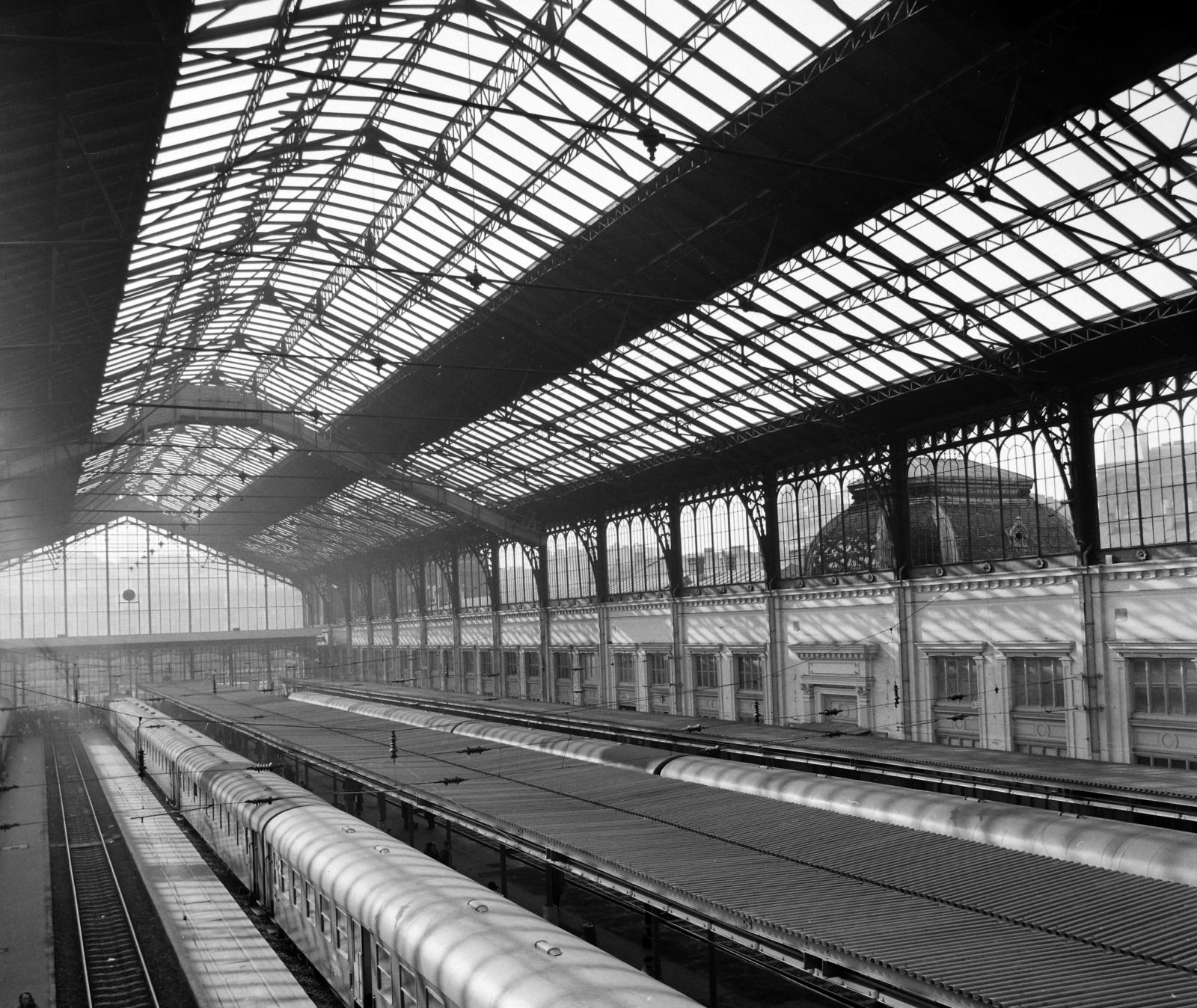 Hungary, Budapest VI., Nyugati pályaudvar csarnoka a rekonstrukció előtt., 1976, UVATERV, Budapest, Fortepan #99087