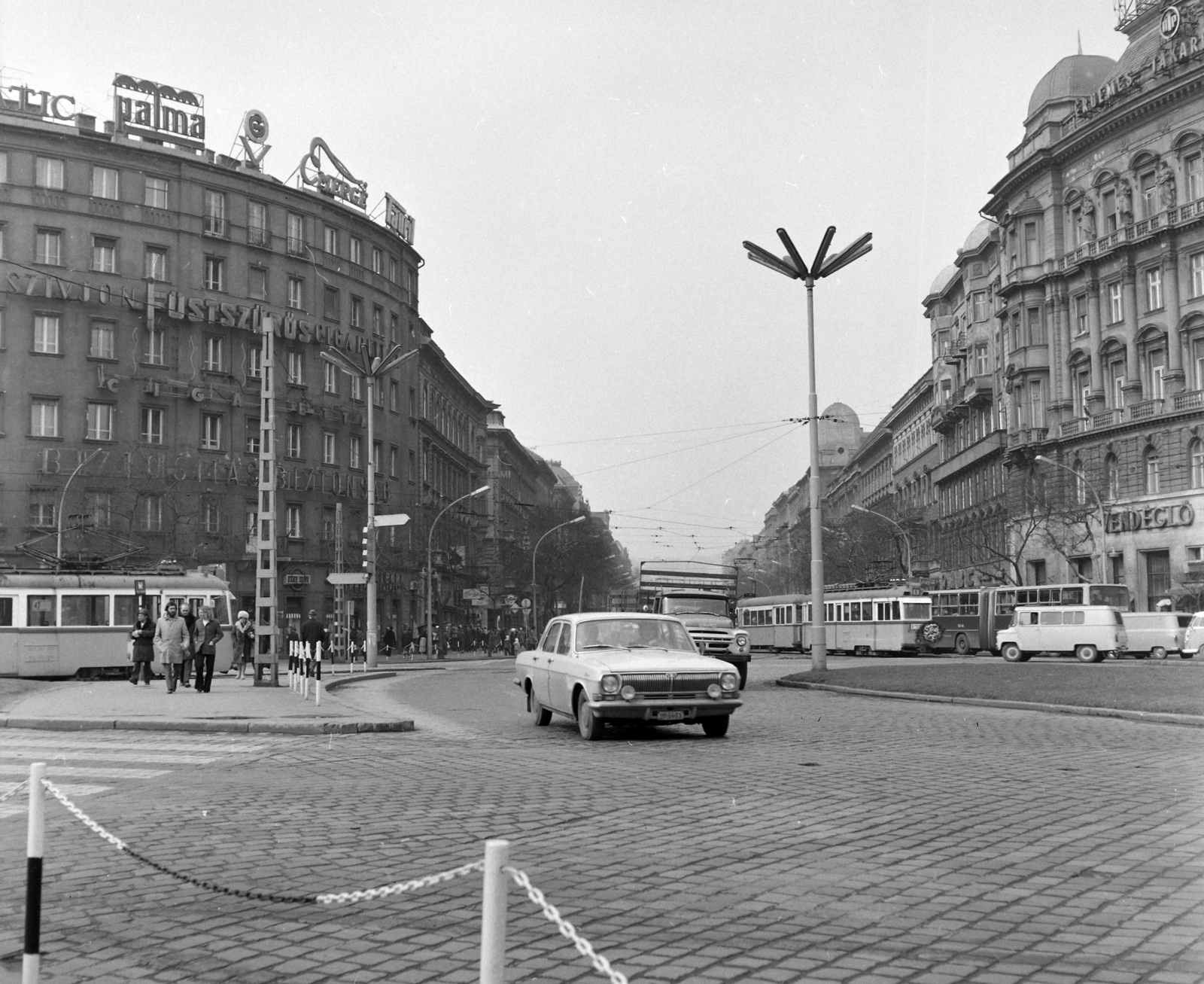 Hungary, Budapest V.,Budapest VI.,Budapest XIII., Nugati (Marx) tér a Szent István körút felé nézve., 1976, UVATERV, Budapest, Fortepan #99107