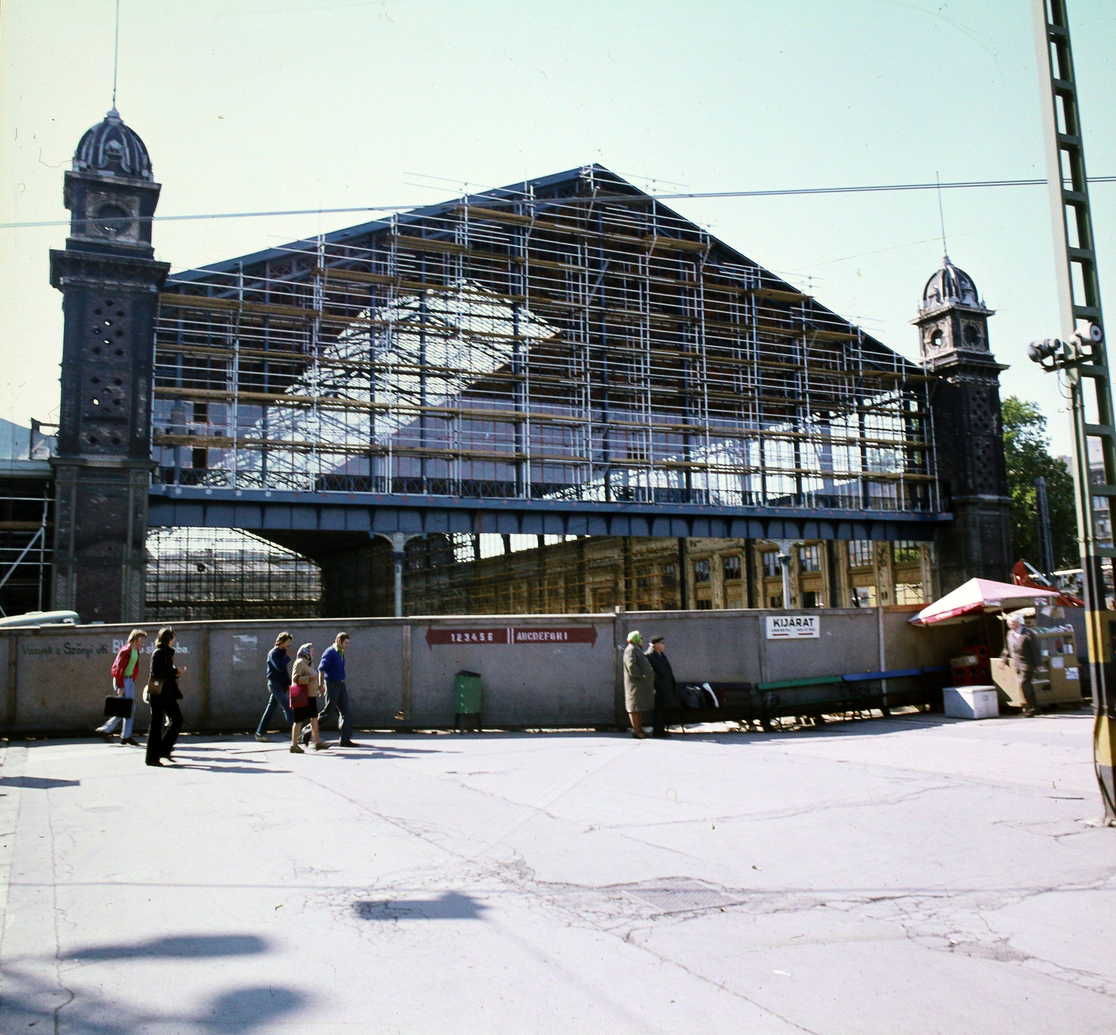 Hungary, Budapest VI., a Nyugati pályaudvar csarnokának rekonstrukciója., 1977, UVATERV, colorful, construction, train station, Budapest, Fortepan #99230