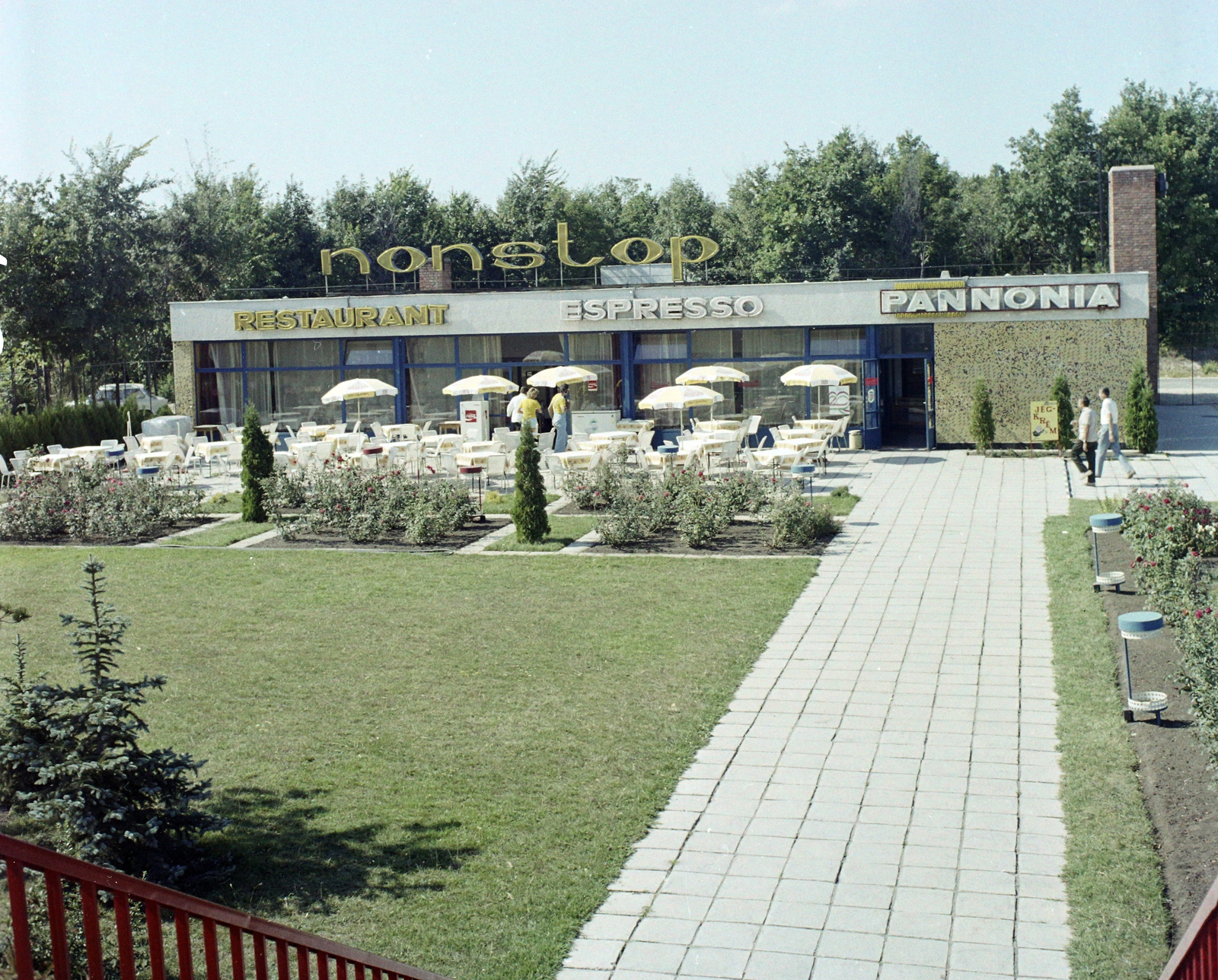 Magyarország, M7 autópálya, Nonstop presszó Lepsény környékén., 1973, UVATERV, színes, eszpresszó, Fortepan #99245