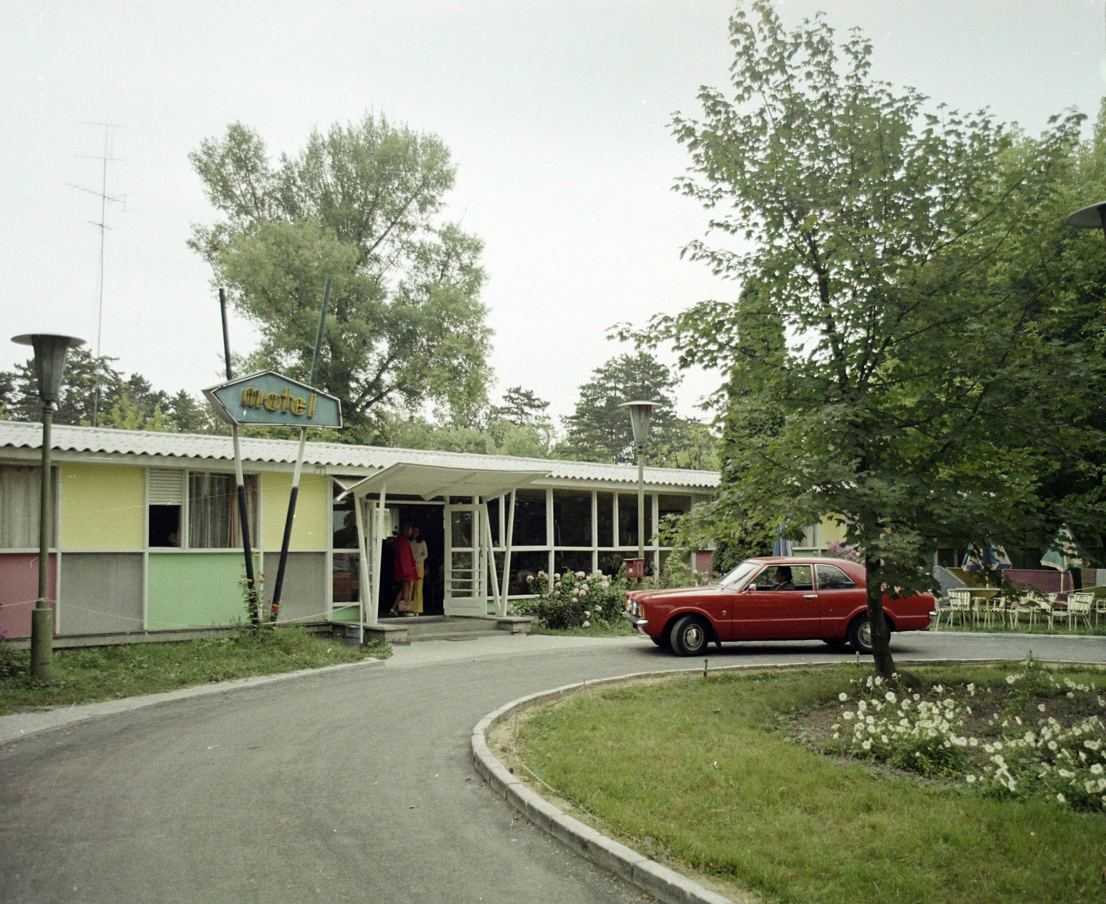 Hungary,Lake Balaton, Keszthely, Csík Ferenc sétány, Motel., 1973, UVATERV, colorful, Ford-brand, Fortepan #99247