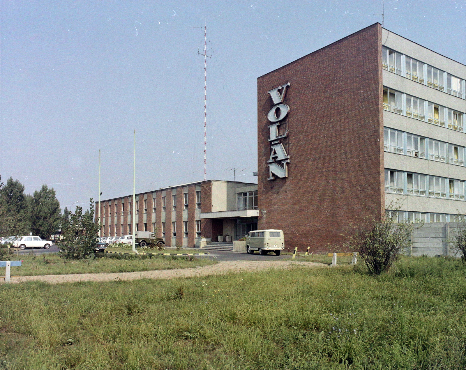 Hungary, Székesfehérvár, Börgöndi út 14., a Volán telephelye., 1973, UVATERV, colorful, Volán organisation, Fortepan #99267