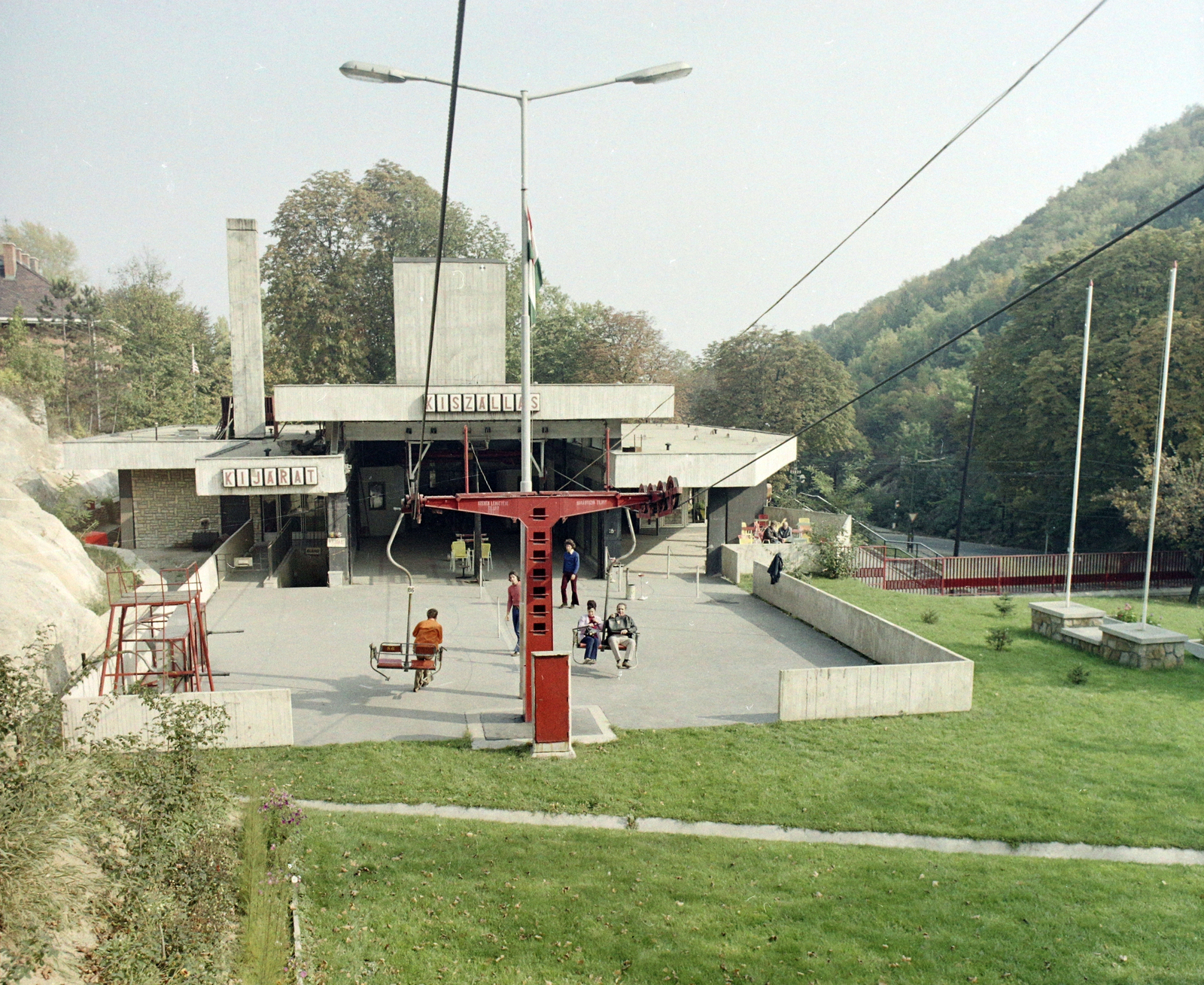 Hungary, Budapest XII., Zugliget, a Libegő alsó állomása., 1973, UVATERV, colorful, Budapest, Fortepan #99303