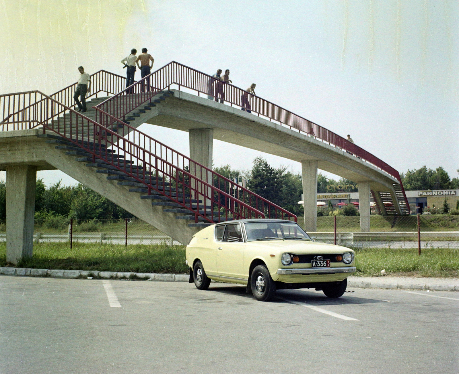 Hungary, M7 autópálya, Nonstop presszó Lepsény környékén., 1974, UVATERV, colorful, overpass, Datsun-brand, Japanese brand, Fortepan #99339