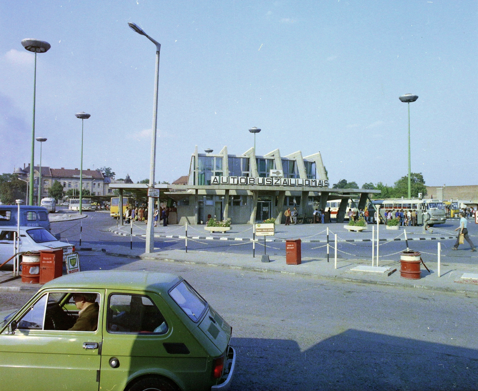 Hungary, Miskolc, Búza tér, autóbusz-állomás., 1978, UVATERV, colorful, bus terminal, bus stop, bus, Ikarus-brand, Ikarus 620, Fortepan #99448