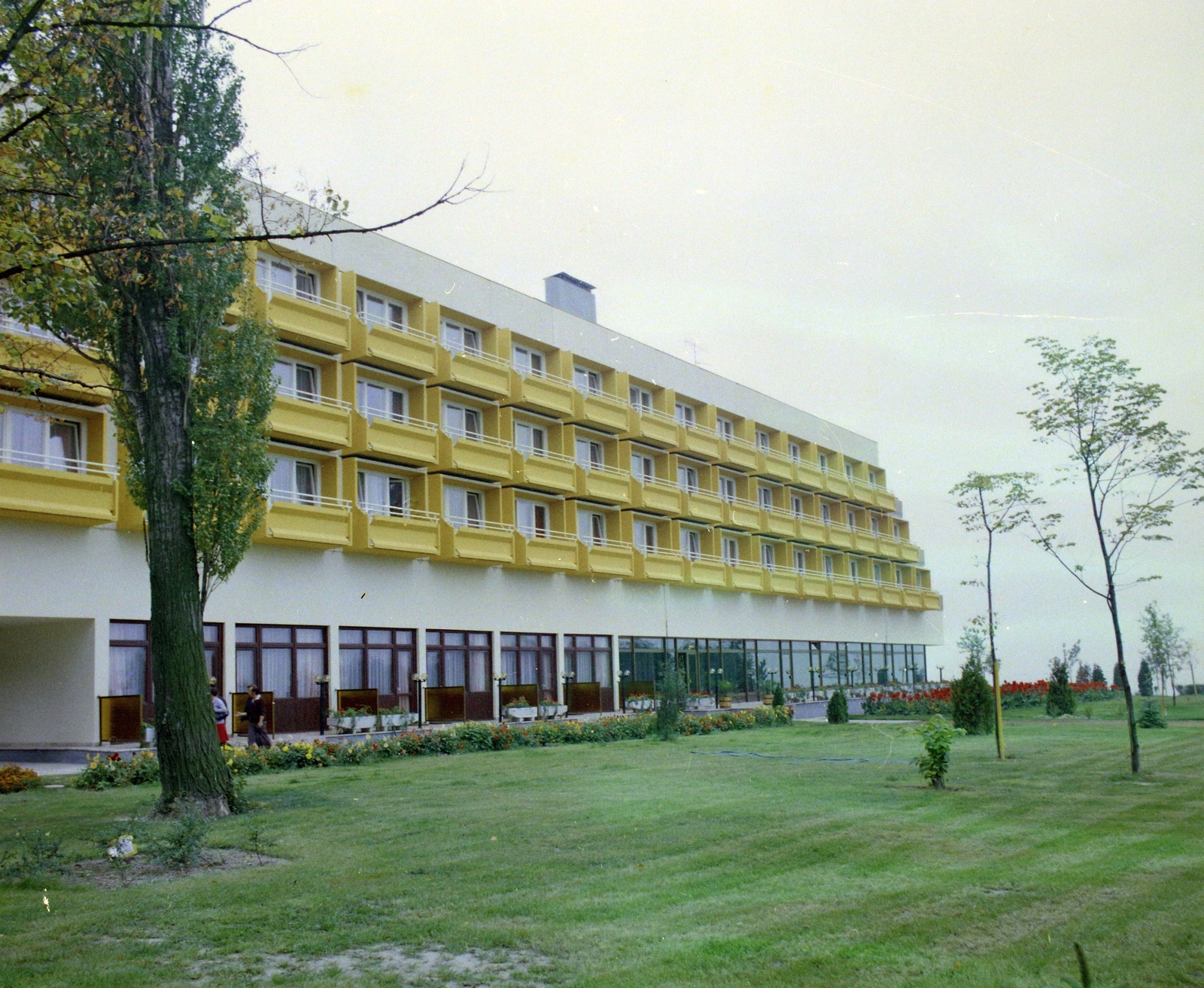 Hungary, Balatonvilágos, Balatonaliga, MSZMP üdülő., 1980, UVATERV, colorful, resort, Fortepan #99473