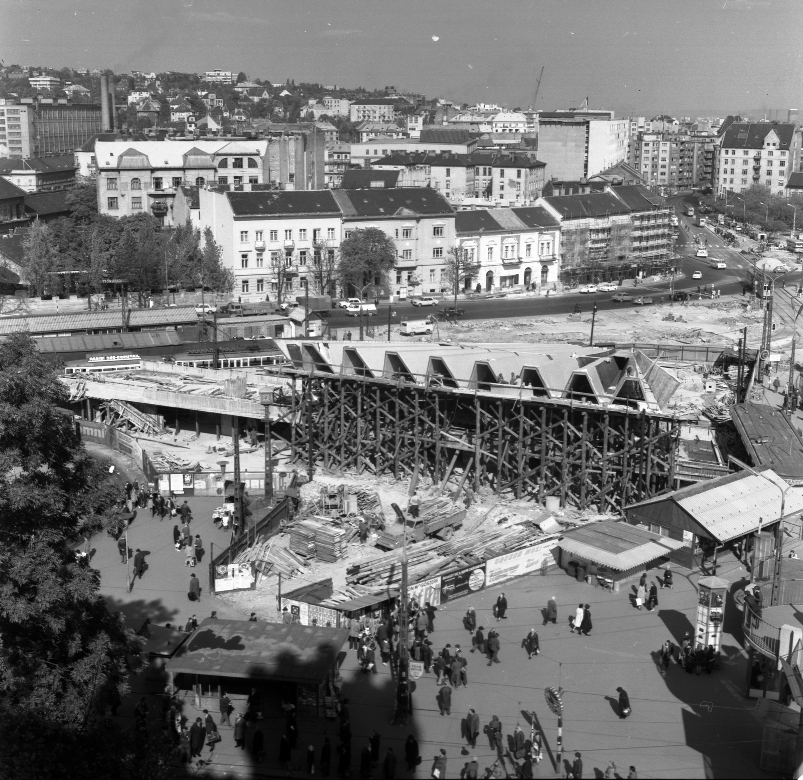 Hungary, Budapest II., Széll Kálmán (Moszkva) tér, épül a metróállomás csarnoka., 1972, UVATERV, subway construction, Budapest, Fortepan #99531