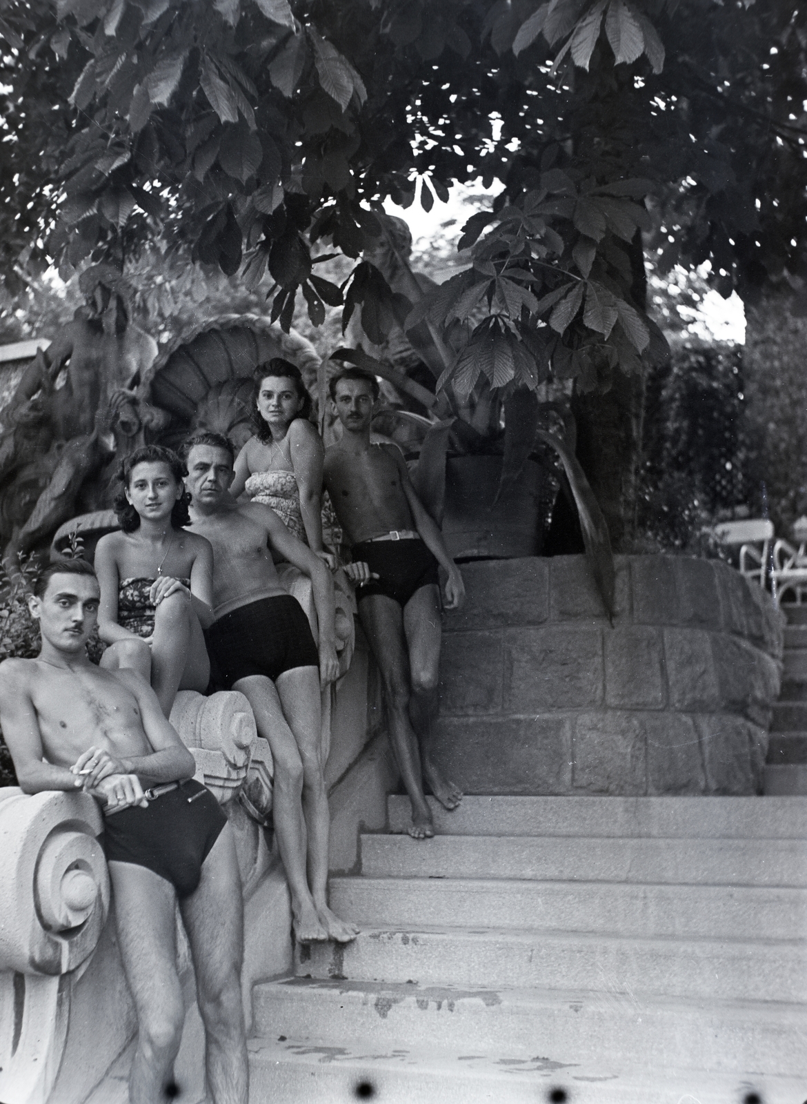 Hungary, Budapest XI., Gellért Gyógyfürdő., 1943, Kurutz Márton, tableau, Secession, Budapest, Bath house, Art Nouveau architecture, prop up on elbows, Fortepan #9974