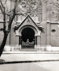 Magyarország, Budapest VIII., Lőrinc pap (Scitovszky) tér - Mária utca sarok, a Jézus Szíve-templom bejárata., 1919, Jezsuita Levéltár, templom, Budapest, Kauser József-terv, jezsuita, Fortepan #100195