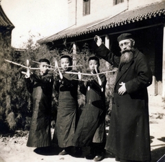 China, Daming, Litványi (később Lidoni) György jezsuita szerzetes., 1943, Jezsuita Levéltár, model plane, teacher, missionary, Fortepan #100305